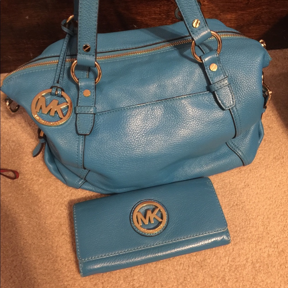 Used Michael Kors bag with matching wallet (Aqua)